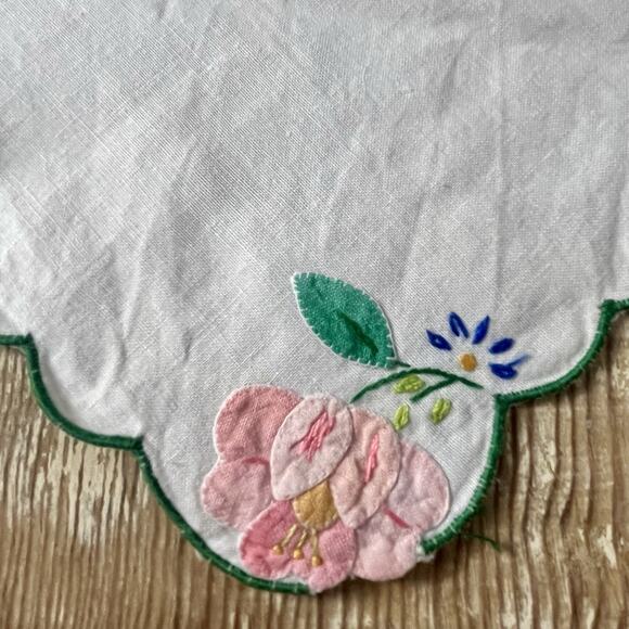Vintage Bread Basket Liner Hand Embroidered Appliqué Flowers Linen Cottagecore - Picture 6 of 12